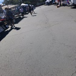 Kahului Swap Meet - Row 1 of vendors!