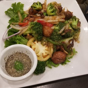 Mai's Restaurant - Garlic chicken with added broccoli - Vietnamese Near Me - Houston, Texas Mai's Restaurant - Garlic chicken with added broccoli - Vietnamese Near Me - Houston, Texas