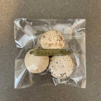 Tous Les Jours - [From top, clockwise} Vanilla, Oreo, Coffee Macarons - Coffee & Tea Near Me - Chicago, Illinois Tous Les Jours - [From top, clockwise} Vanilla, Oreo, Coffee Macarons - Coffee & Tea Near Me - Chicago, Illinois