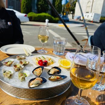 Snail Bar - Petit Plateau - Wine Bars Near Me - Oakland, California