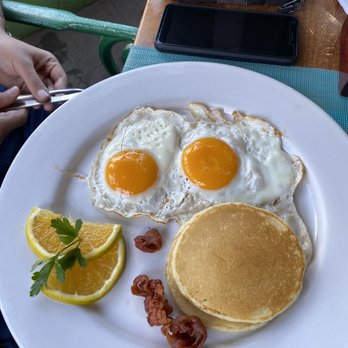 Natura - Fried eggs with pancakes - Vegetarian Near Me - Cancún, ROO