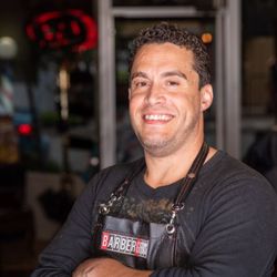 Traditions Mobile Barber - Rob Barber has over 20 years experience as a Master Barber in the Downtown Orlando area.  Call now (352)460-6667.