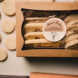 Aaron Bakes