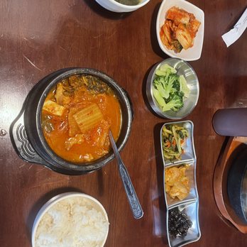 Mama's Kitchen Korean Restaurant of Frisco 한식 & 반찬 전문점 - Kimchi stew and banchan - Korean Near Me - Frisco, Texas