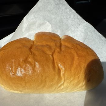 Oyatsupan Bakers - Milk bread with Custard Cream Pan - Japanese Near Me - Beaverton, Oregon