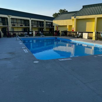Red Carpet Inn & Suites - Hotels Near Me - Kinston, North Carolina Red Carpet Inn & Suites - Hotels Near Me - Kinston, North Carolina