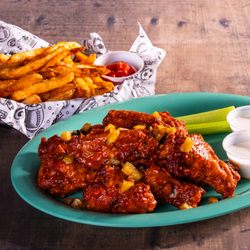 Ojos Locos Sports Cantina - South Fort Worth - Pineapple Habanero Wings
