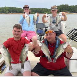 Barton Outfitters - Crappie guide service Barton Outfitters always finds the fish.