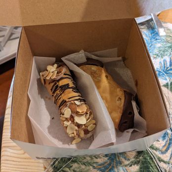 Mike's Pastry - Amaretto and chocolate cream cannolis - Bakeries Near Me - Somerville, Massachusetts