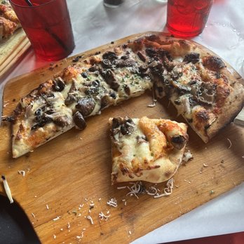 Italia - Roasted mushroom pizza...sooo good! - Italian Near Me - Punta Gorda, Florida