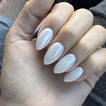 DND Nail Spa - White with pearl chrome - Nail Salons Near Me - San Francisco, California