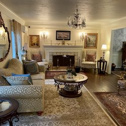 Shiraz Boutique B & B - Nice elegant design in the Great Room.