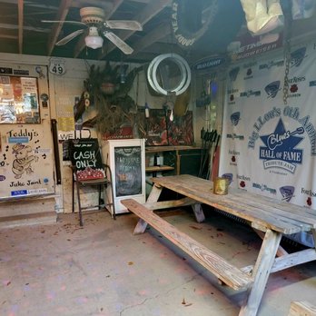 Teddy's Juke Joint - The entrance! - Dive Bars Near Me - Zachary, Louisiana Teddy's Juke Joint - The entrance! - Dive Bars Near Me - Zachary, Louisiana