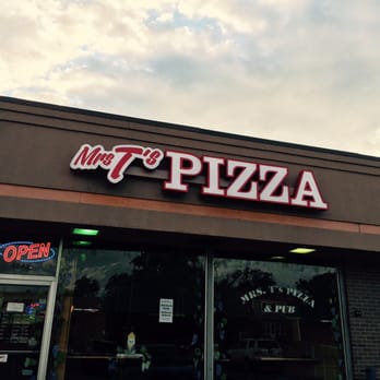 Mrs T's - Pizza Near Me - Westmont, Illinois