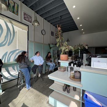 Main Squeeze - inside - Juice Bars & Smoothies Near Me - Santa Monica, California