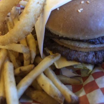 Bob's Big Boy Broiler - Yummy - American Near Me - Downey, California
