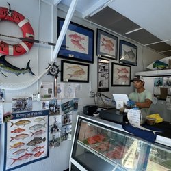 Kona Seafood Market - The shop