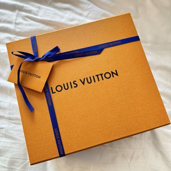 Louis Vuitton Honolulu Ala Moana Center - Accessories Near Me - Honolulu, Hawaii