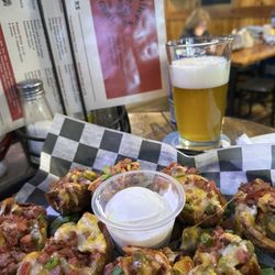 SuWaller's Bar & Grill - BBQ skins with jalapeño were very good and happy hour prices.