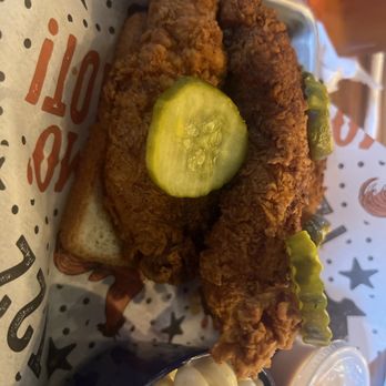 Tumble 22 - Mo Hot 3 piece chicken strips - Amazing - Chicken Shop Near Me - Houston, Texas
