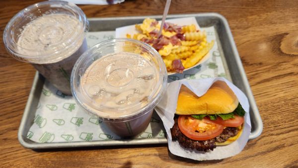 Shake Shack Bridgeport Village by null