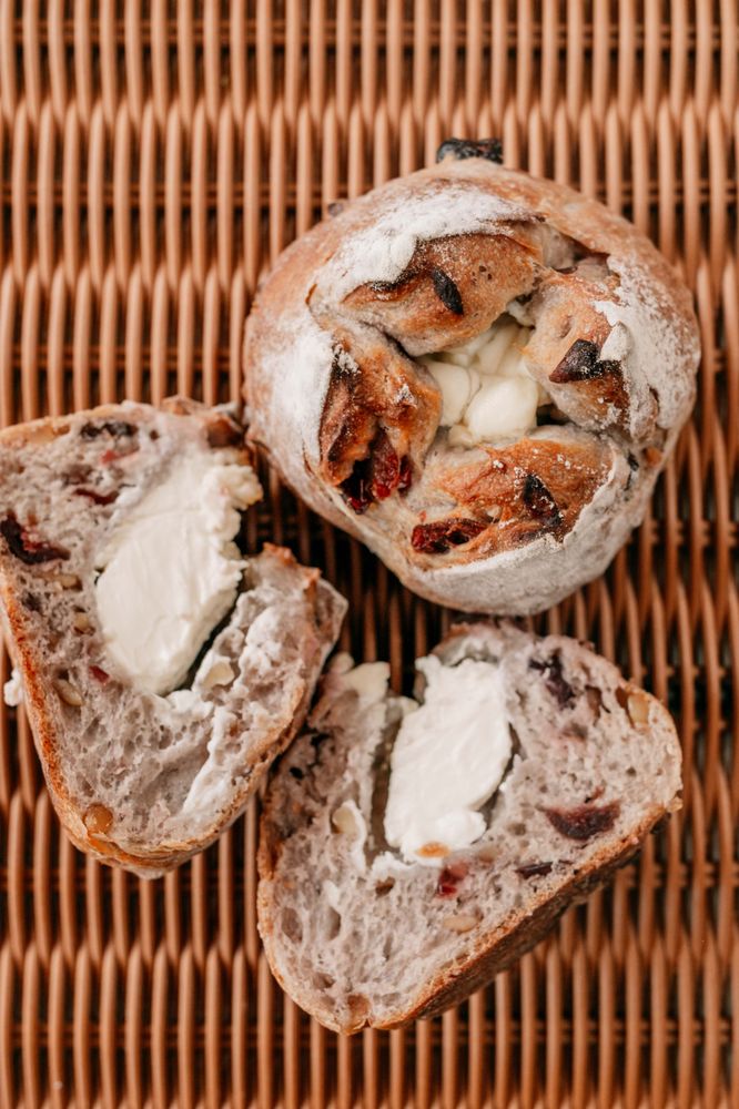 Brug Bakery - Kahala Logo