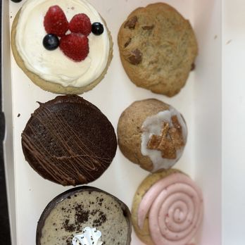 Crumbl - Euless - Bakeries Near Me - Euless, Texas