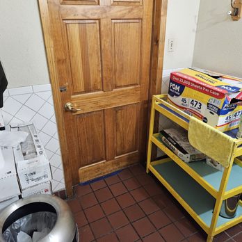 Benny's Bagels - Bathroom used as storage? - Bagels Near Me - Dallas, Texas