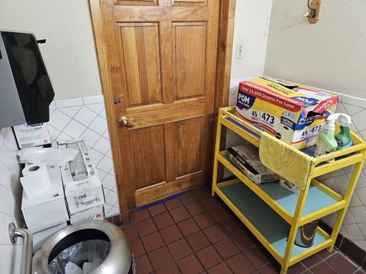 Benny's Bagels by null