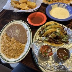 El Vallarta - Al pastor tacos