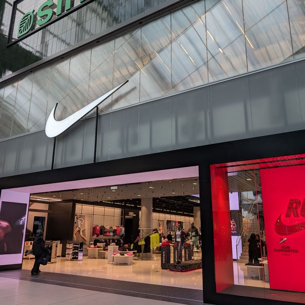 toronto outlet mall nike