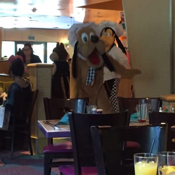 Goofy's Kitchen - American Near Me - Anaheim, California