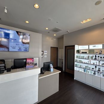 Massage Envy - Lobby - Massage Near Me - Dallas, Texas Massage Envy - Lobby - Massage Near Me - Dallas, Texas