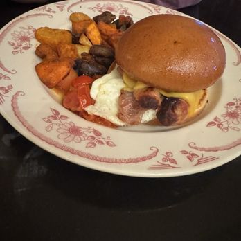 Rí Rá Irish Pub - Breakfast sandwich - Irish Near Me - Las Vegas, Nevada