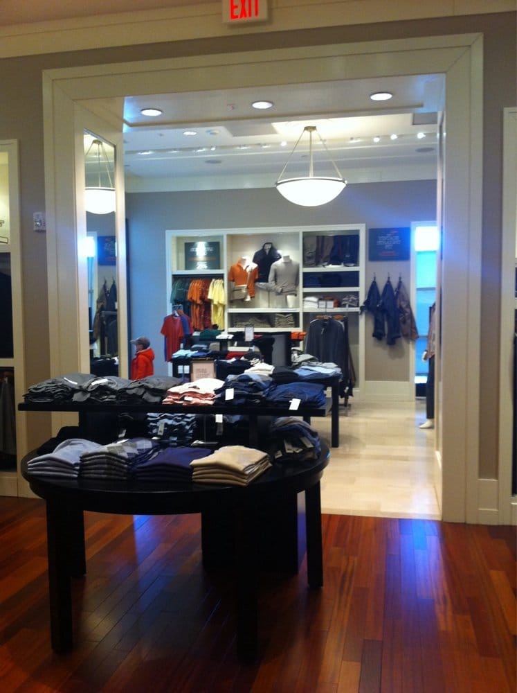 BANANA REPUBLIC Updated June 2024 10 Reviews 1650 Boston Post Rd