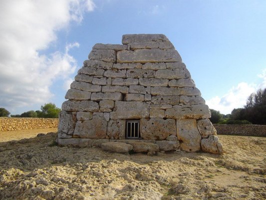 Naveta d'Es Tudons by null