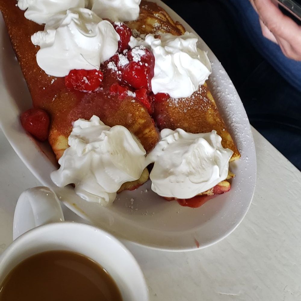 Stuffy's II - Strawberry Crepes - Breakfast & Brunch Near Me - Longview, Washington Stuffy's II - Strawberry Crepes - Breakfast & Brunch Near Me - Longview, Washington