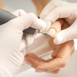 Fellini Nail Studio - Russian manicure