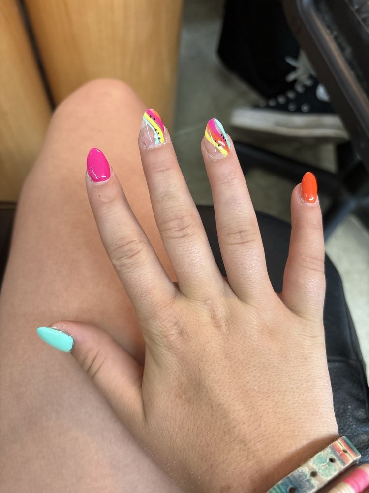 EVON NAIL SALON Updated October 2024 430 N Washington St