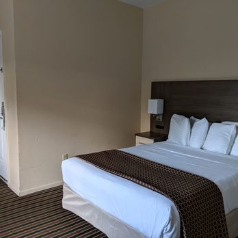 Beach View Inn - Bedroom - Hotels Near Me - Santa Cruz, California Beach View Inn - Bedroom - Hotels Near Me - Santa Cruz, California