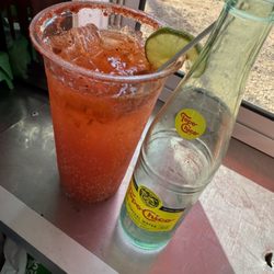 Agua mineral preparada