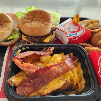 Wendy's - Lunch spread on a budget - Burgers Near Me - Mansfield, Texas Wendy's - Lunch spread on a budget - Burgers Near Me - Mansfield, Texas