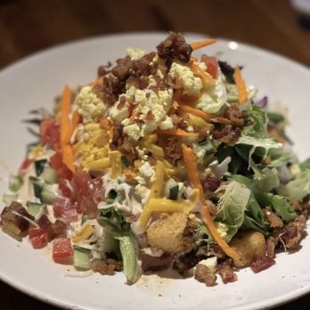 Stoney River - House salad - Steakhouses Near Me - Roswell, Georgia