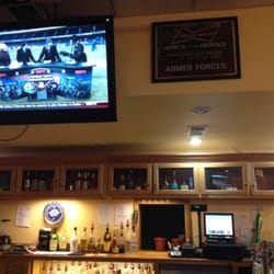 Bee Hive Bar - Bar with TV