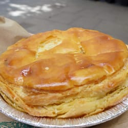 Lorraine's Patisserie - BEEF PIE $8.5