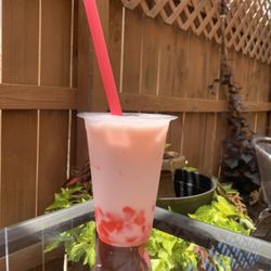 The Bubble Bar - Strawberry Dream with strawberry hearts