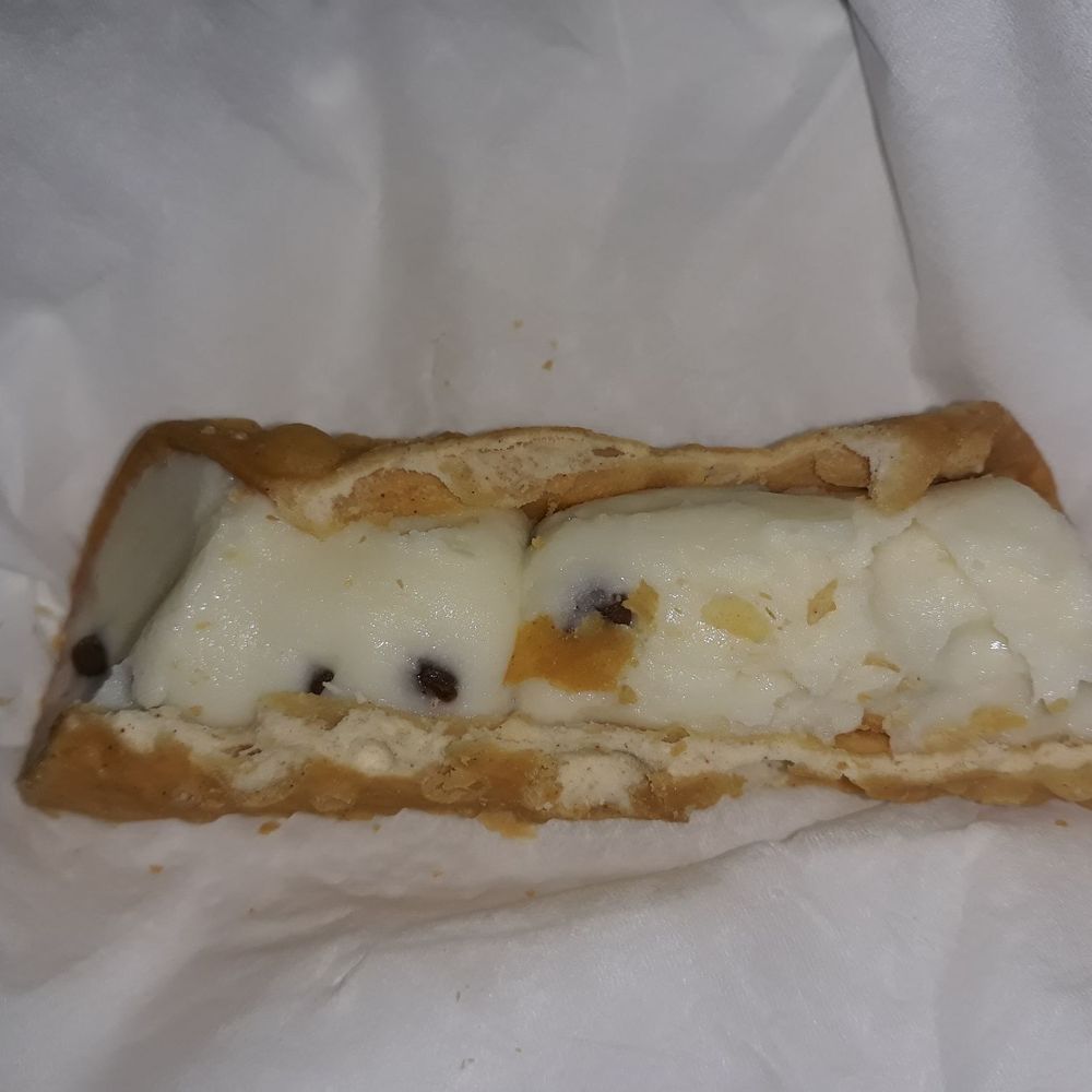 Davidos - A completely filled cannoli. - Pizza Near Me - Rio Rancho, New Mexico