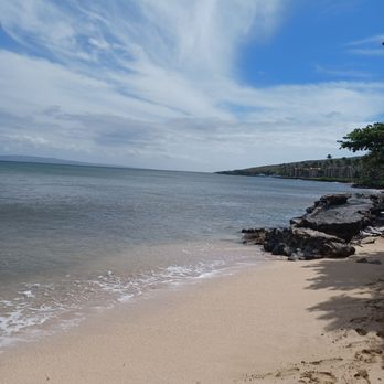 Haycraft Park - 5/10/26 Kahoolawe to the left & Maalaea Bay - Beaches Near Me - Wailuku, Hawaii