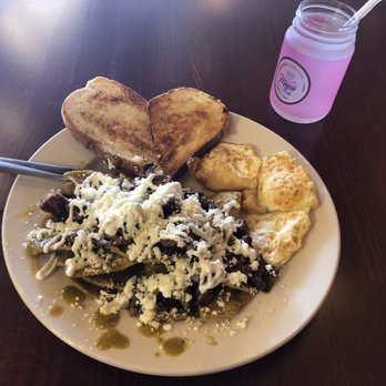Dulce Mami Cafe - Chilaqueles verdes con huevos - Cafes Near Me - Cicero, Illinois Dulce Mami Cafe - Chilaqueles verdes con huevos - Cafes Near Me - Cicero, Illinois