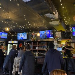 Eight and Sand Tavern & Refuge - Which game to watch? lol